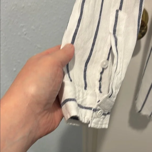 Thread & Supply White and Blue Button Down Shirt - Picture 4 of 8